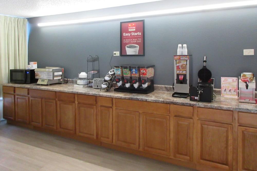 restaurant-cafeteria
