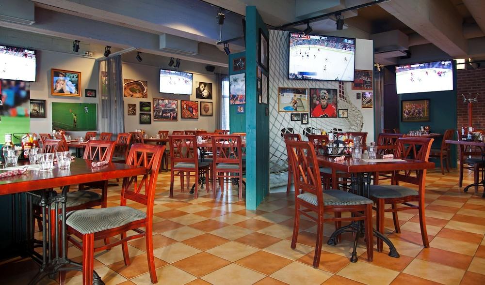 restaurant cafeteria