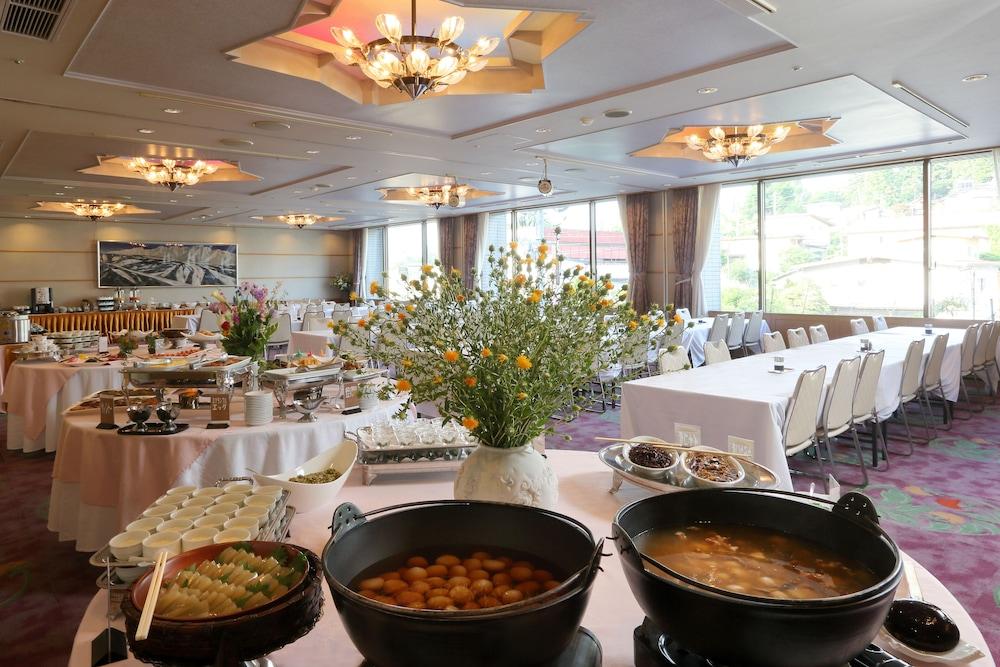 restaurant-cafeteria