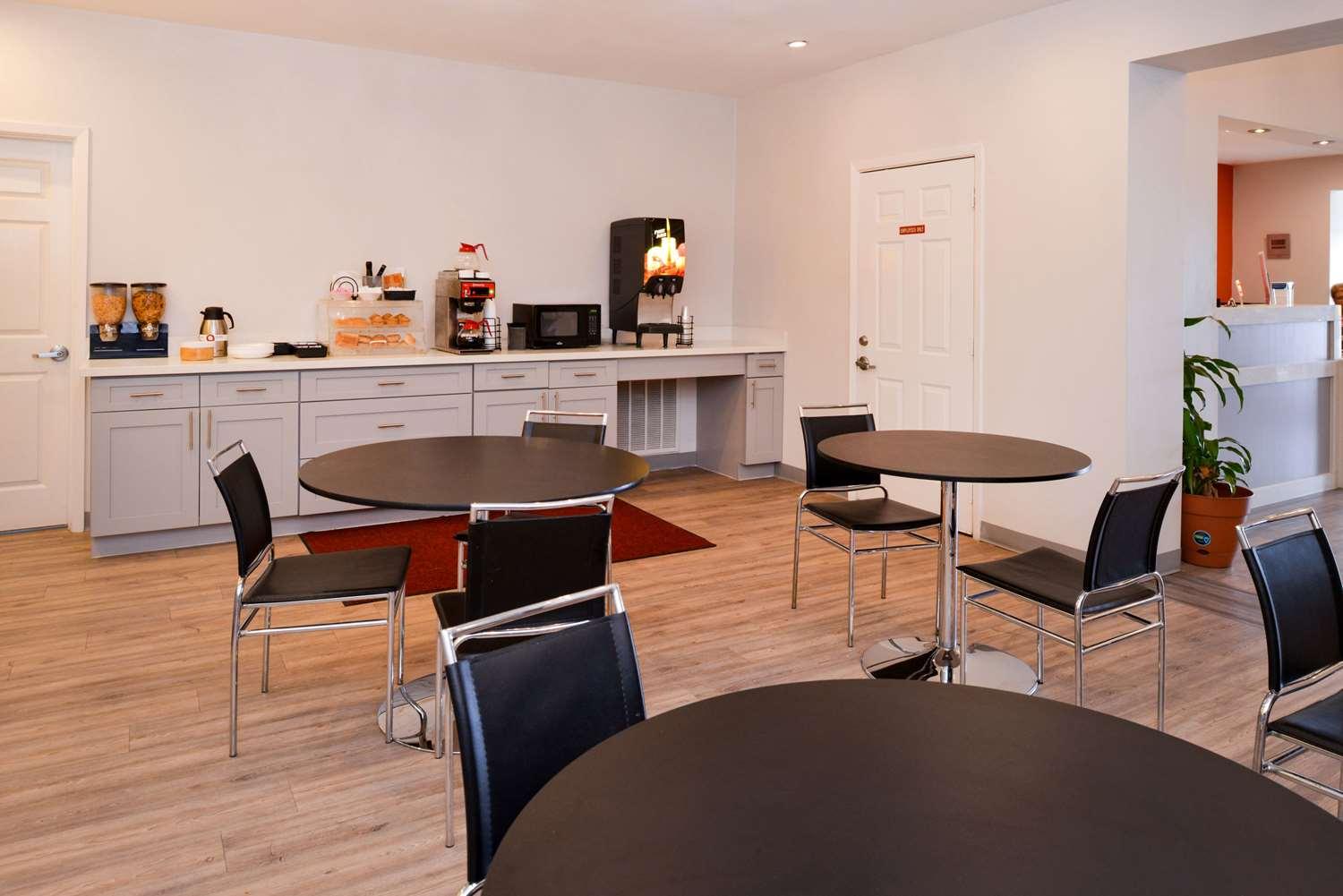 restaurant cafeteria