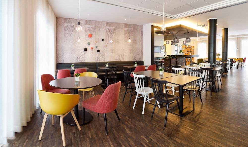 restaurant-cafeteria