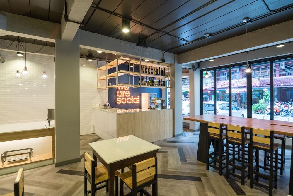 restaurant cafeteria