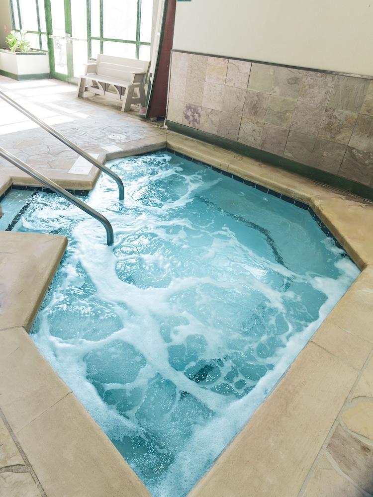 swimming pool spa
