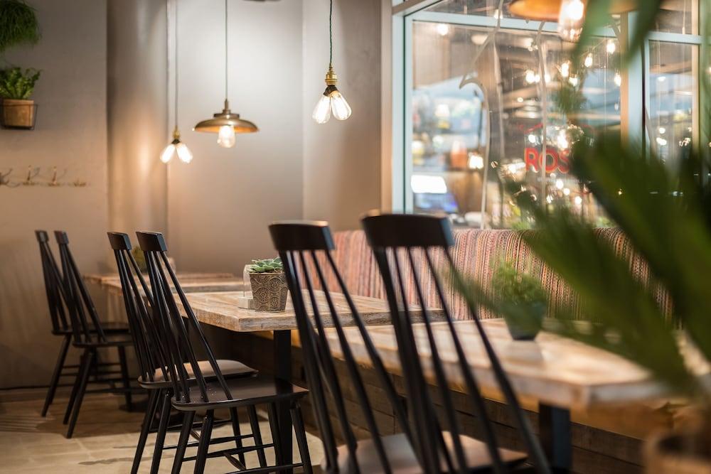 restaurant-cafeteria