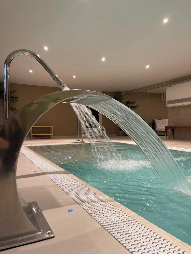 swimming pool spa