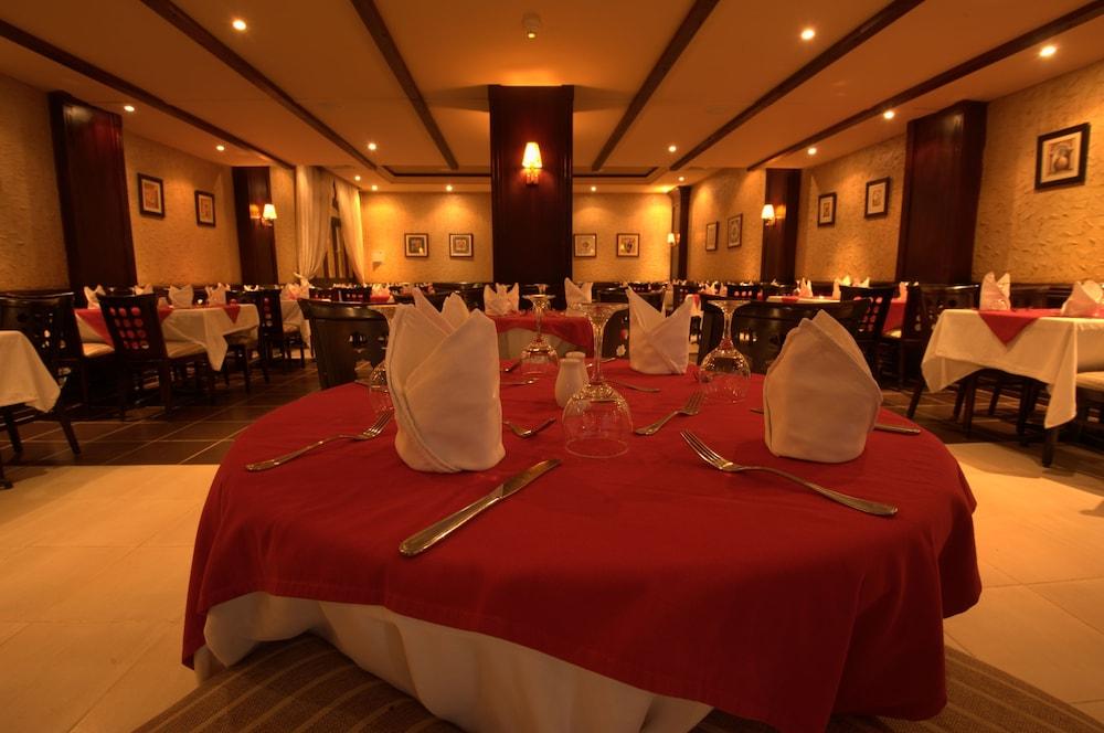 restaurant cafeteria