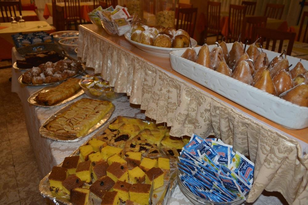 restaurant-cafeteria