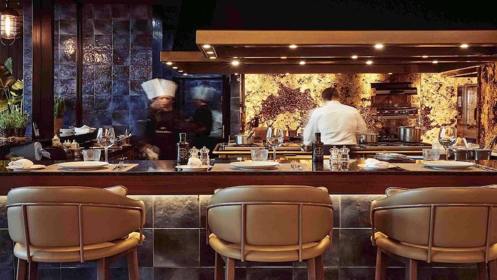 restaurant-cafeteria