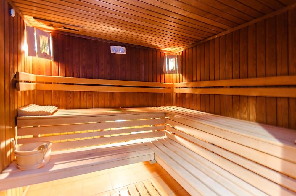 swimming pool spa