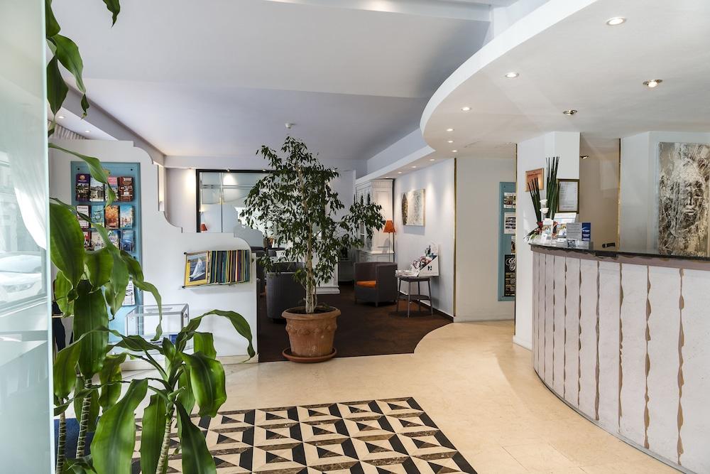 lobby
