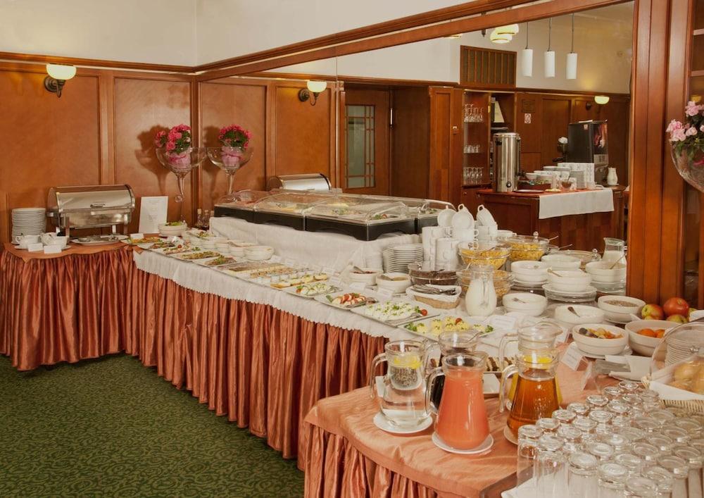restaurant-cafeteria