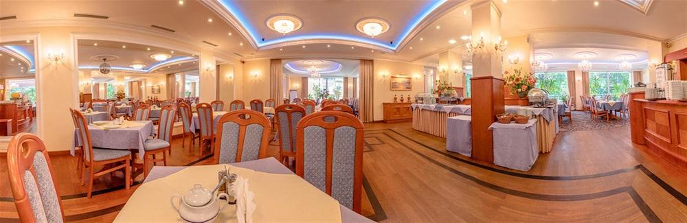 restaurant-cafeteria