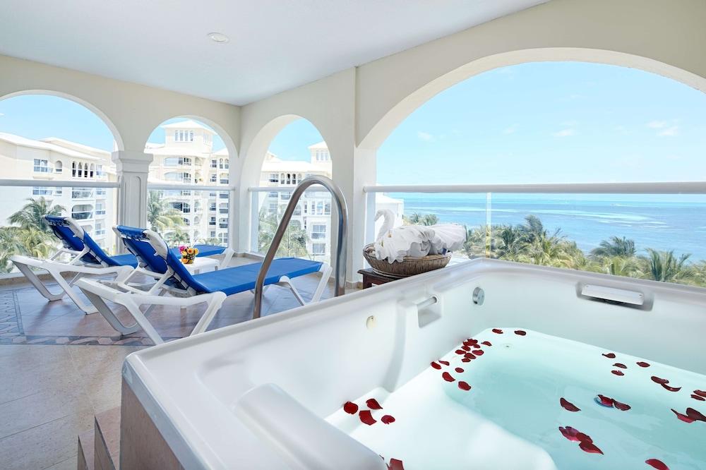 swimming pool spa