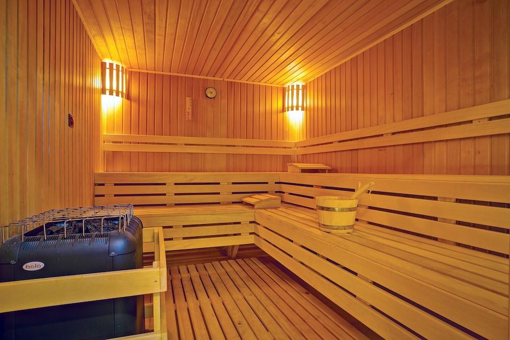 swimming pool spa