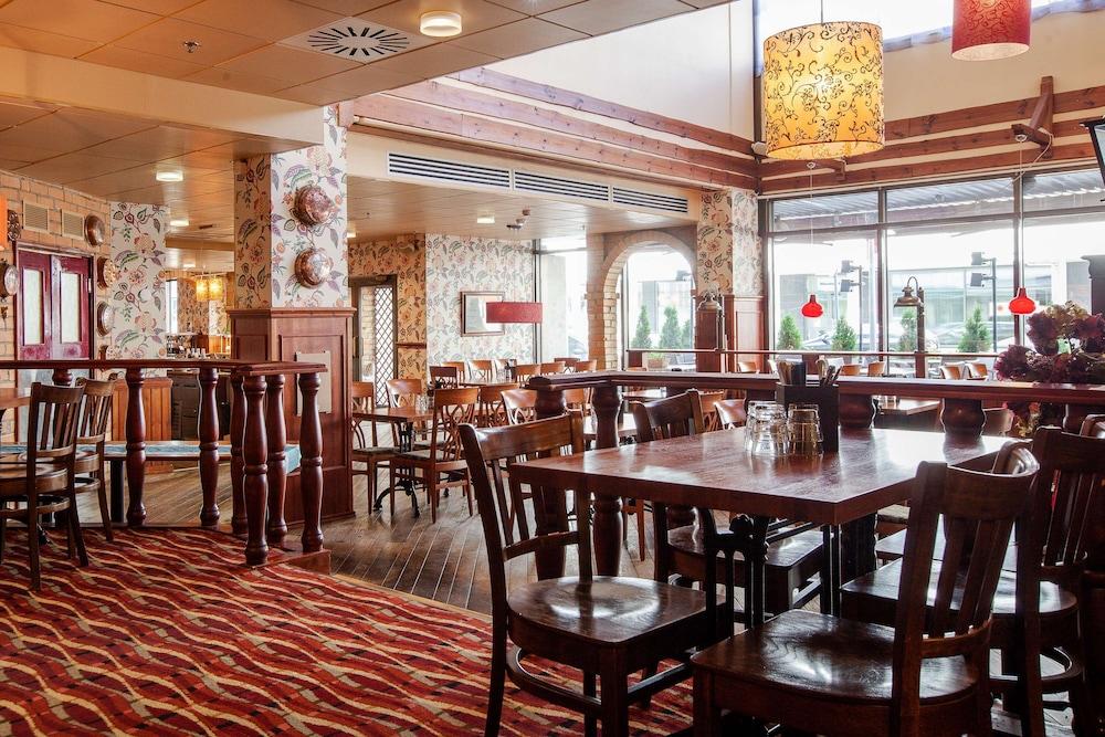 restaurant cafeteria