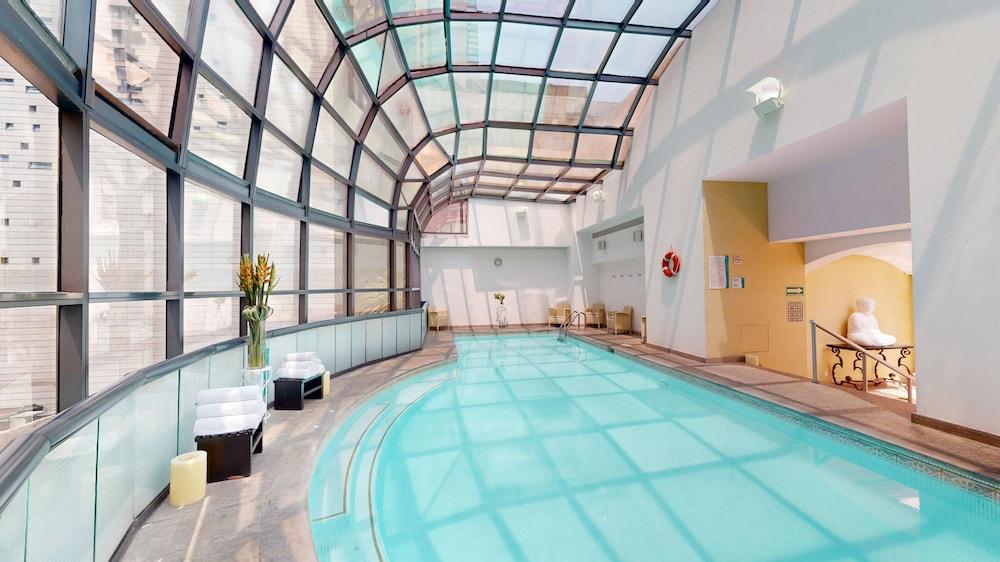 swimming pool spa