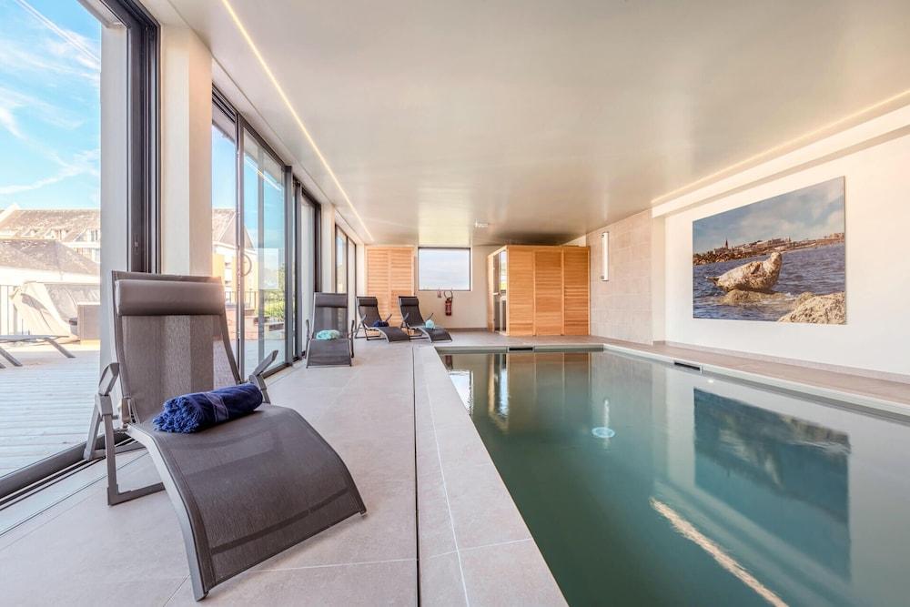 swimming pool spa