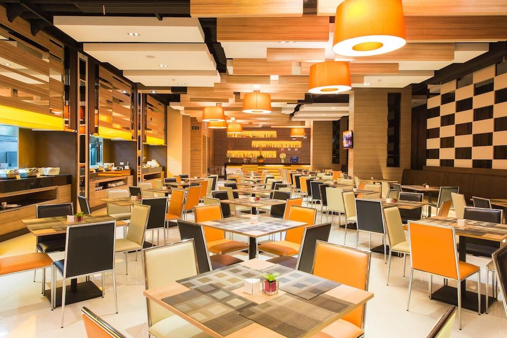restaurant cafeteria