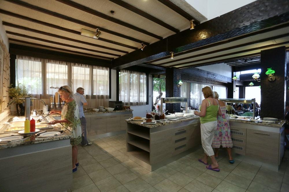 restaurant-cafeteria