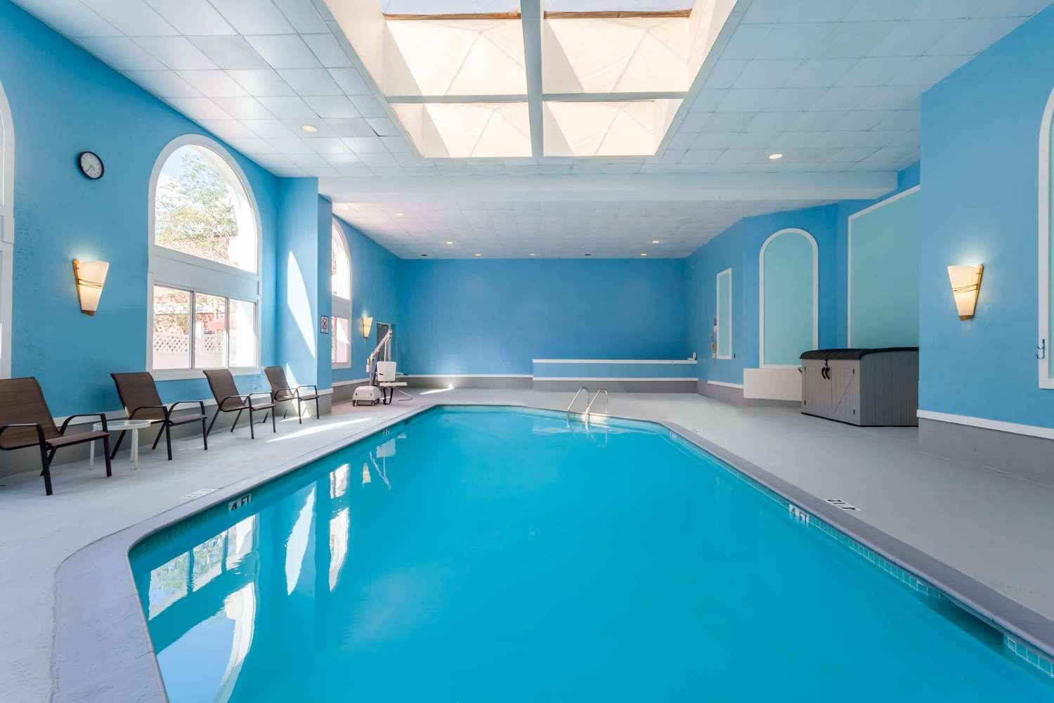 swimming pool spa