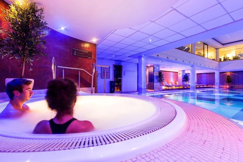 swimming pool spa
