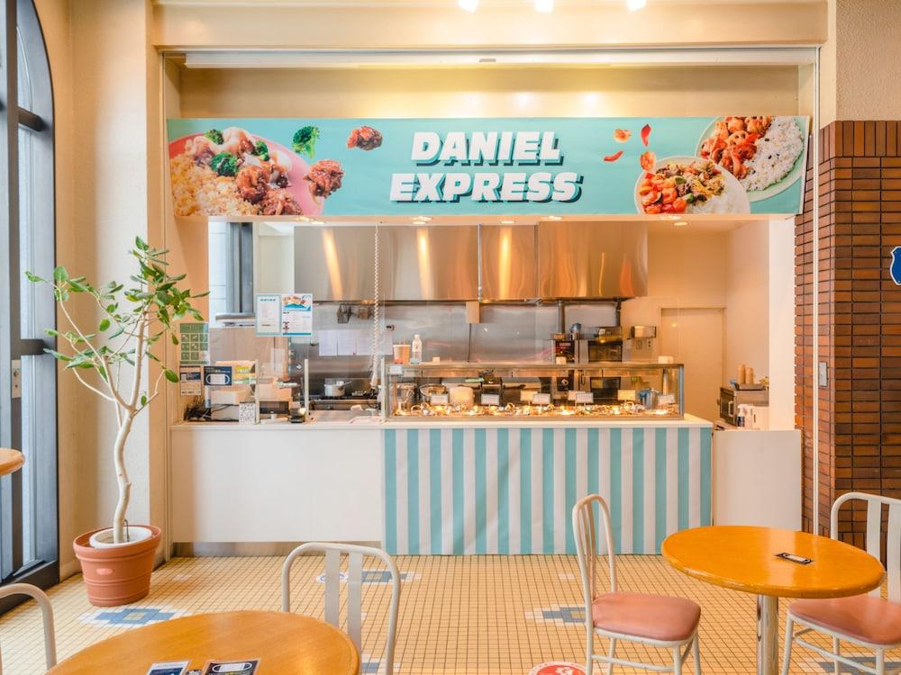 restaurant cafeteria