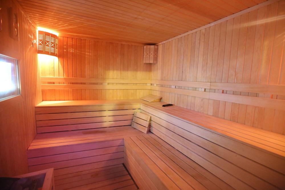 swimming pool spa