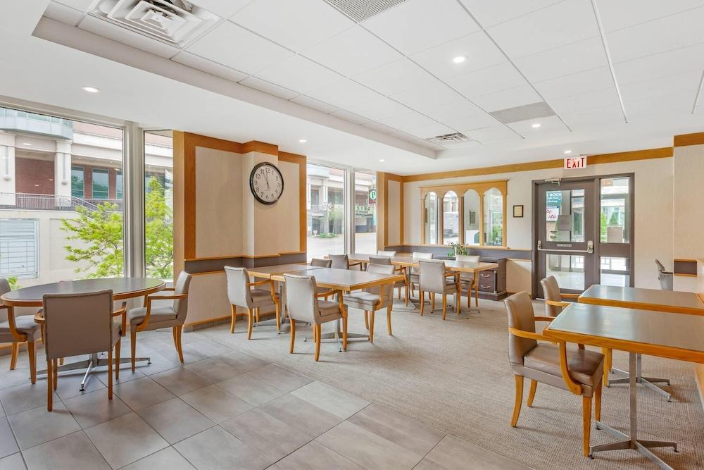 restaurant cafeteria