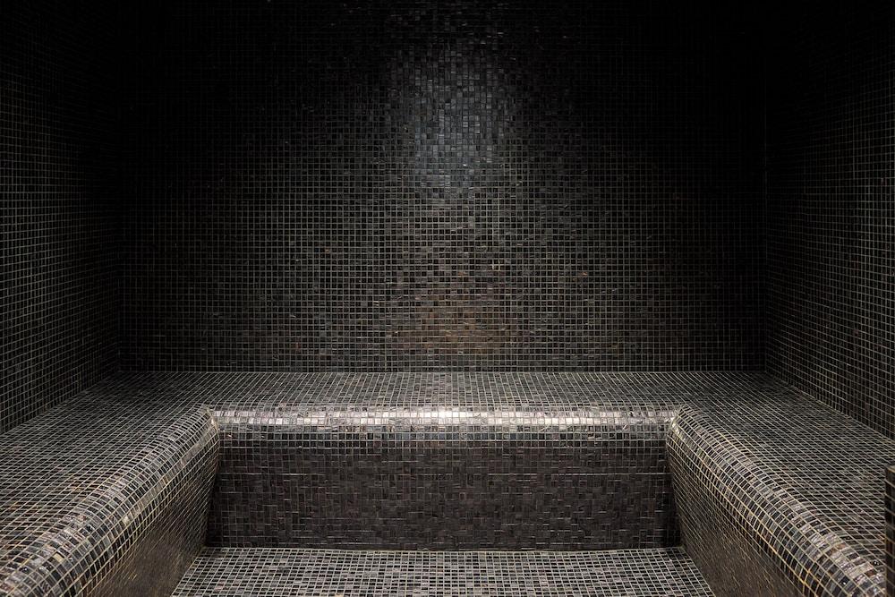 swimming pool spa