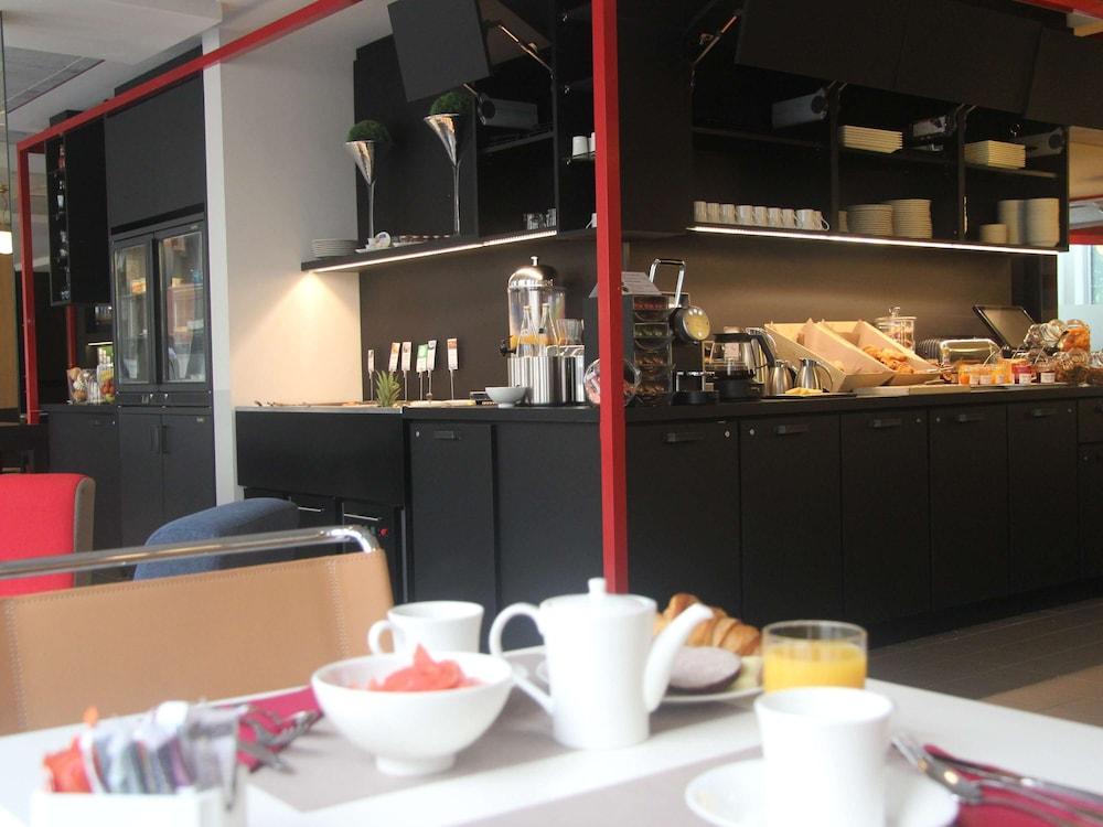 restaurant-cafeteria