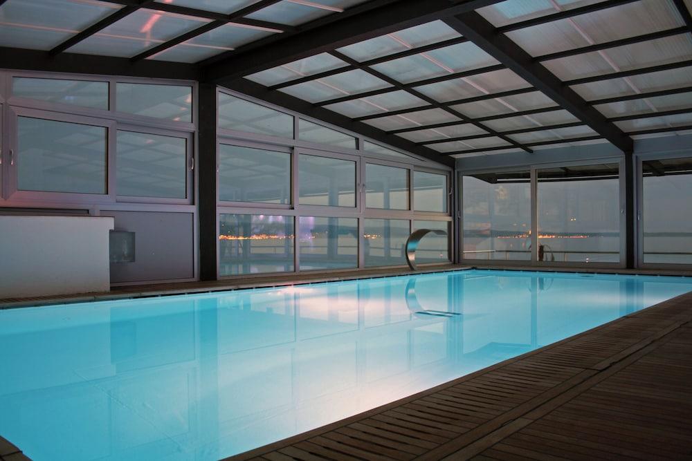 swimming pool spa