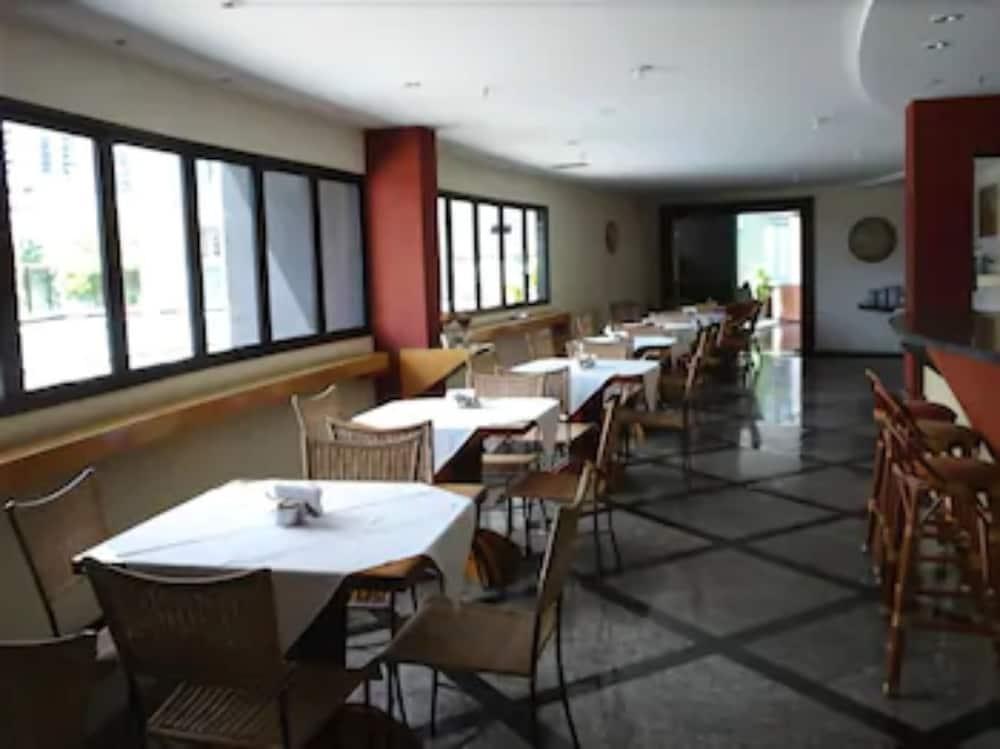 restaurant-cafeteria