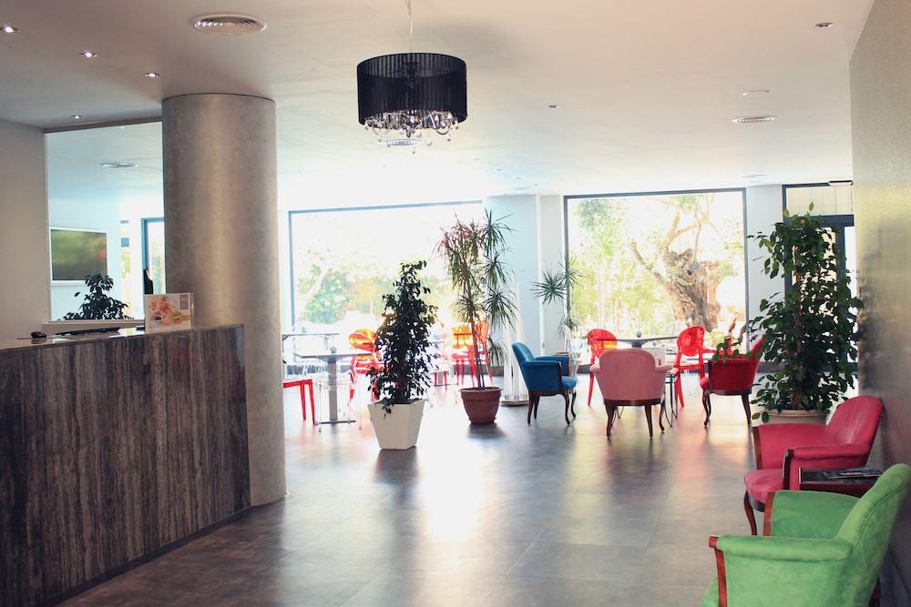 restaurant-cafeteria