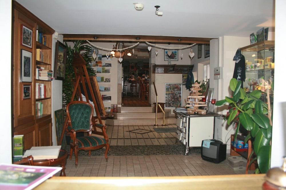lobby
