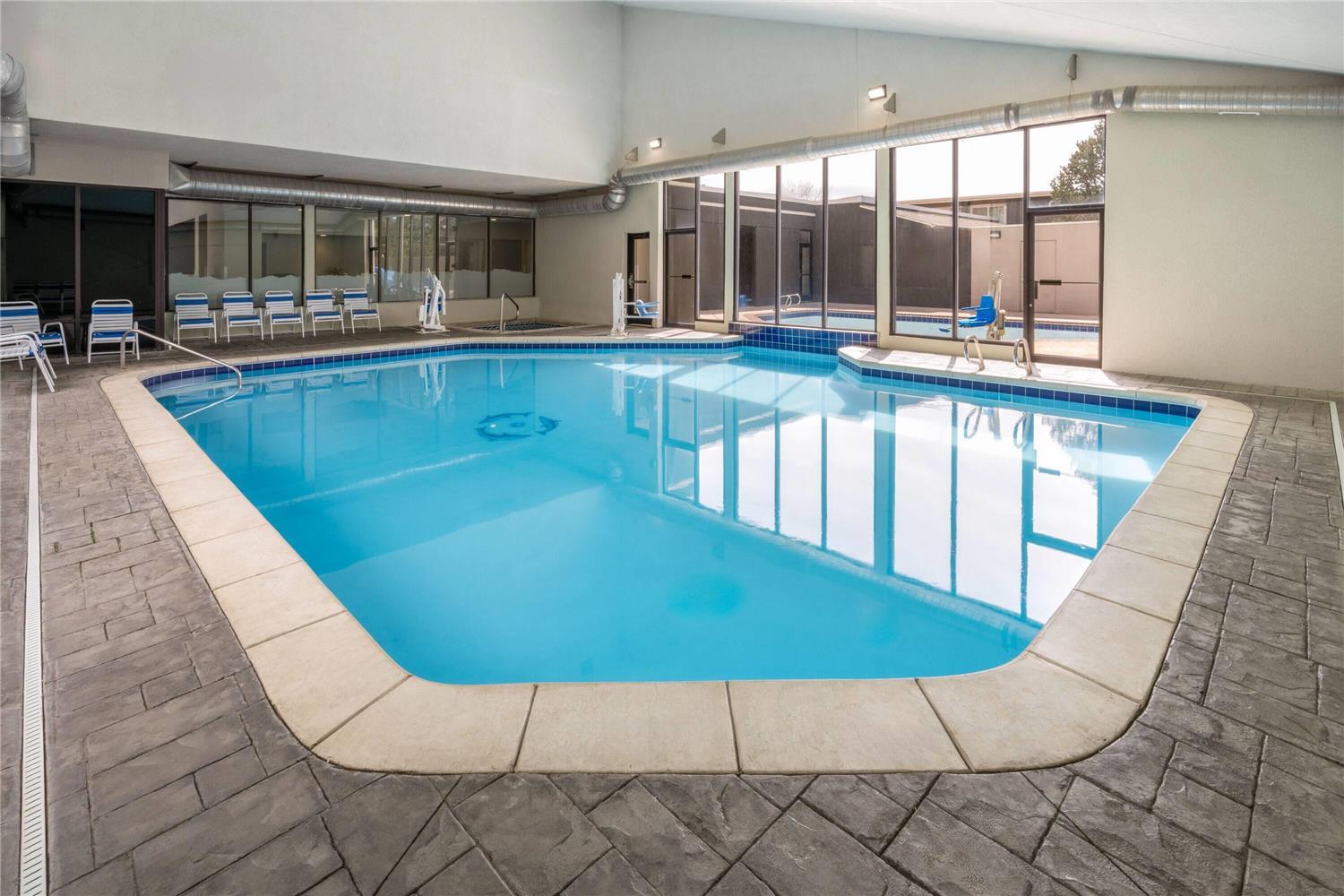 swimming pool spa