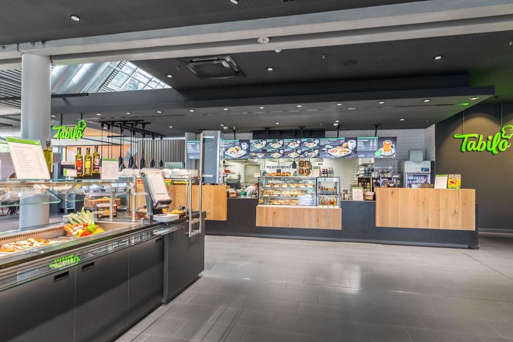 restaurant cafeteria