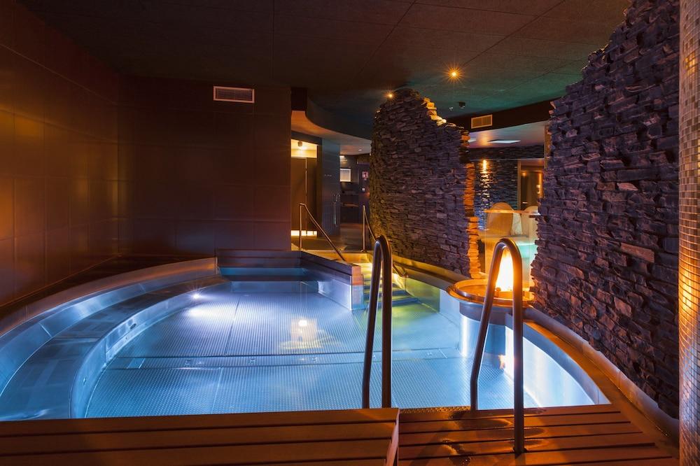 swimming pool spa