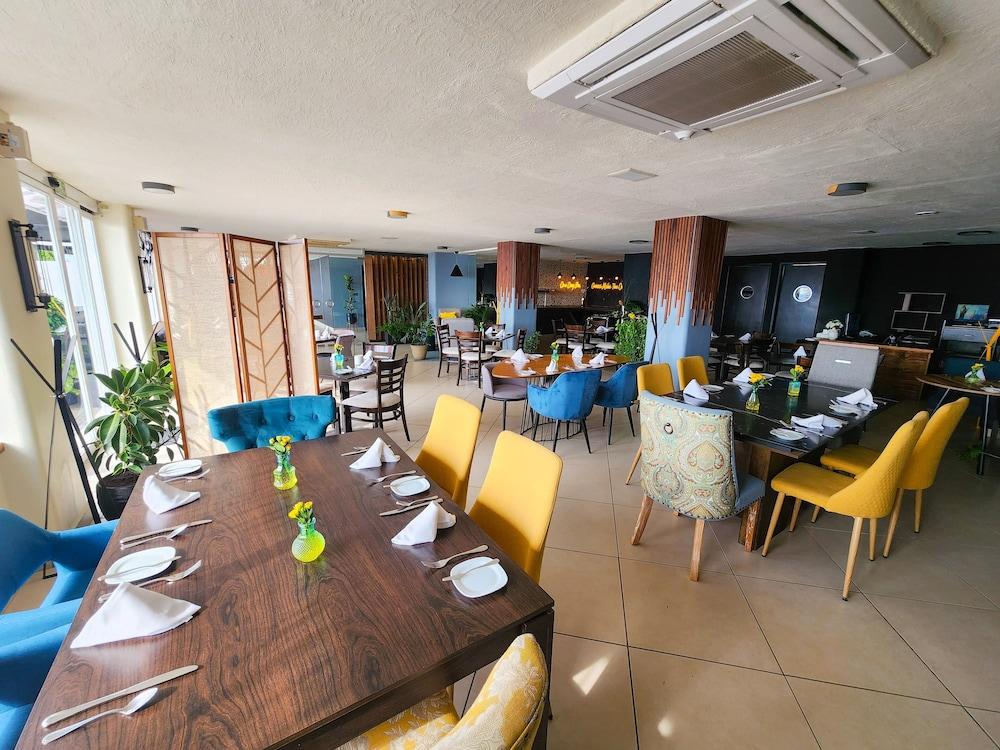 restaurant cafeteria