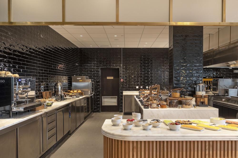 restaurant cafeteria