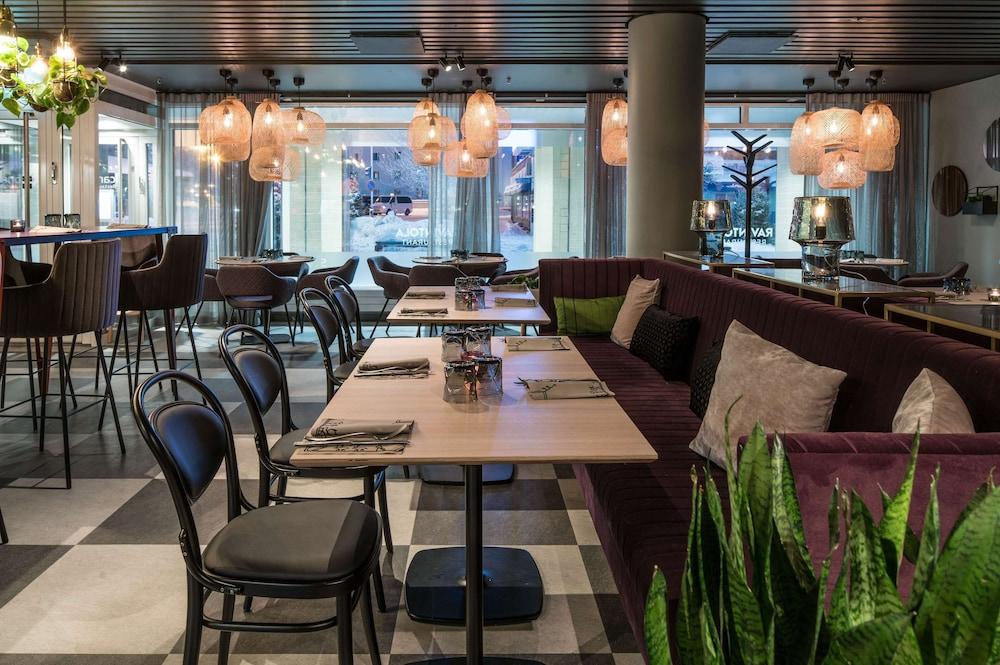 restaurant cafeteria