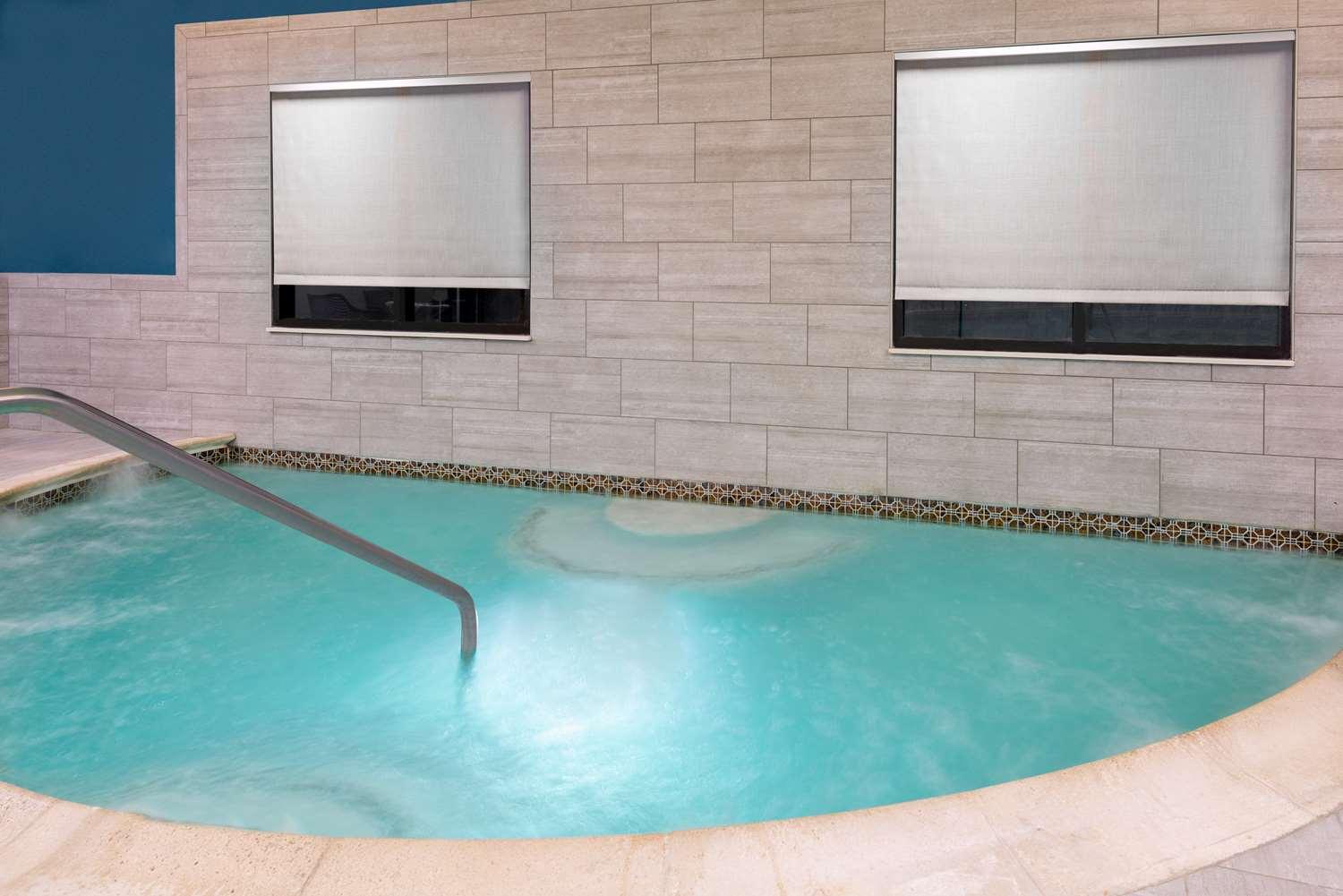 swimming pool spa