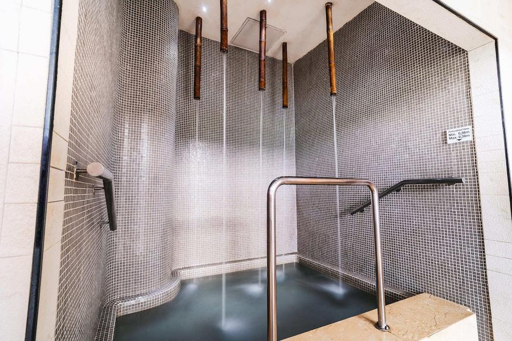 swimming pool spa