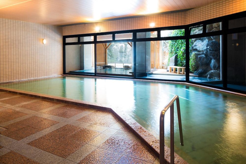 swimming pool spa