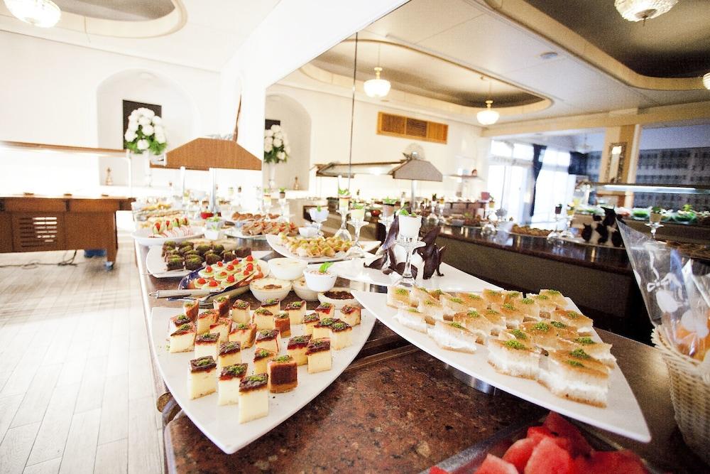 restaurant cafeteria