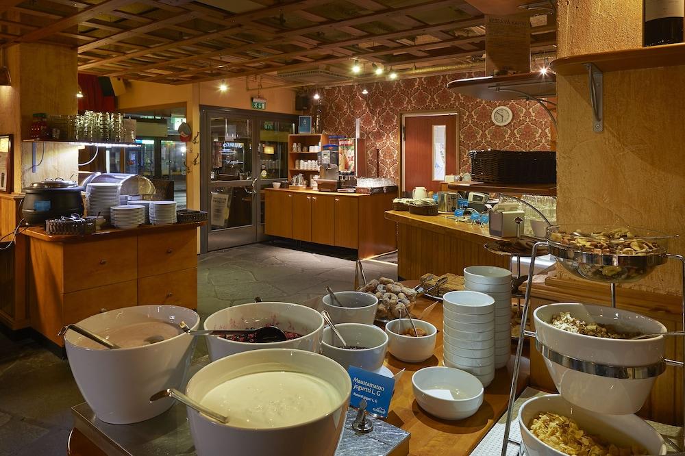 restaurant cafeteria