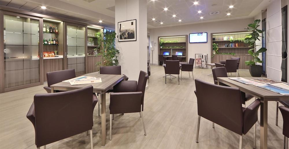 restaurant-cafeteria
