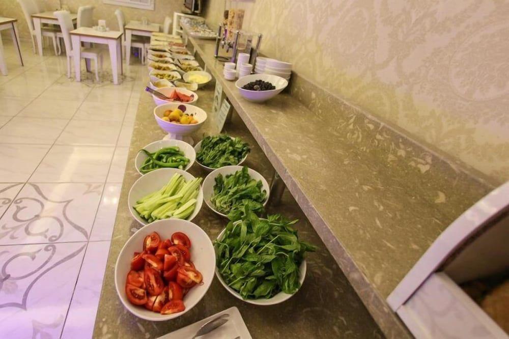 restaurant cafeteria