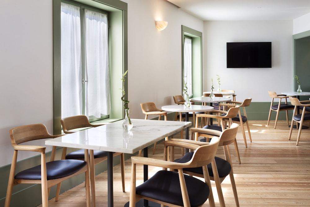 restaurant-cafeteria