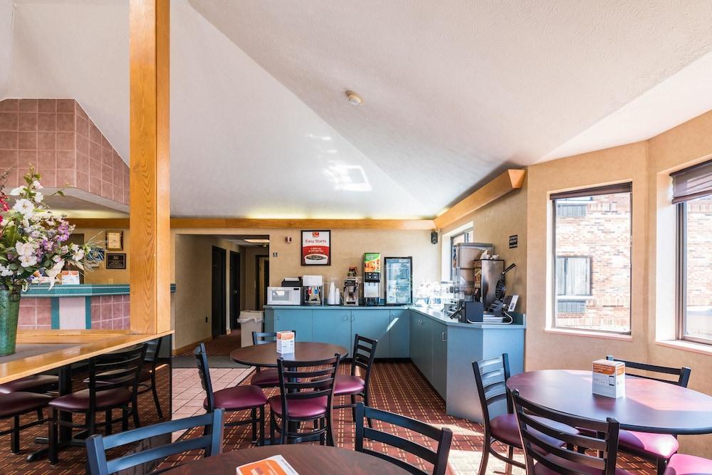 restaurant cafeteria