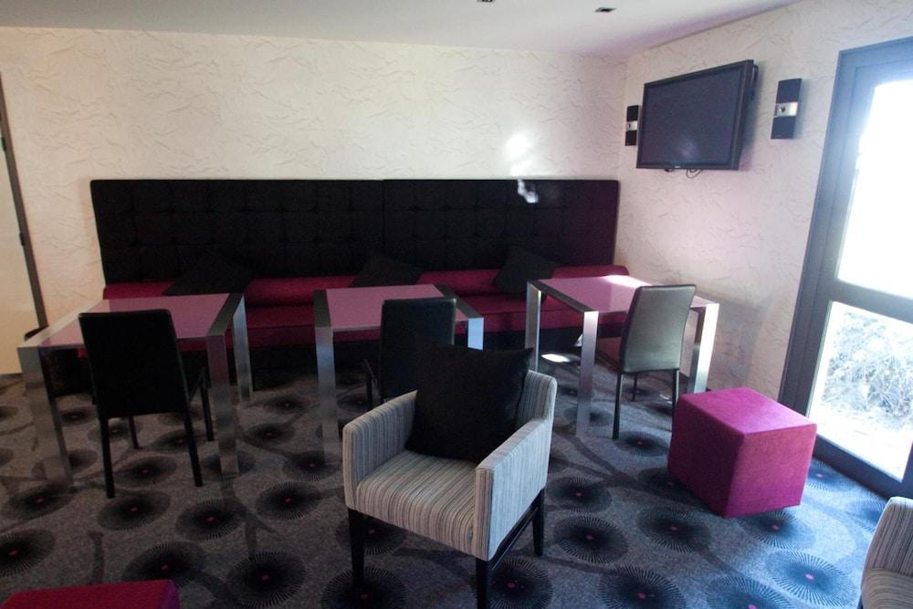 restaurant-cafeteria